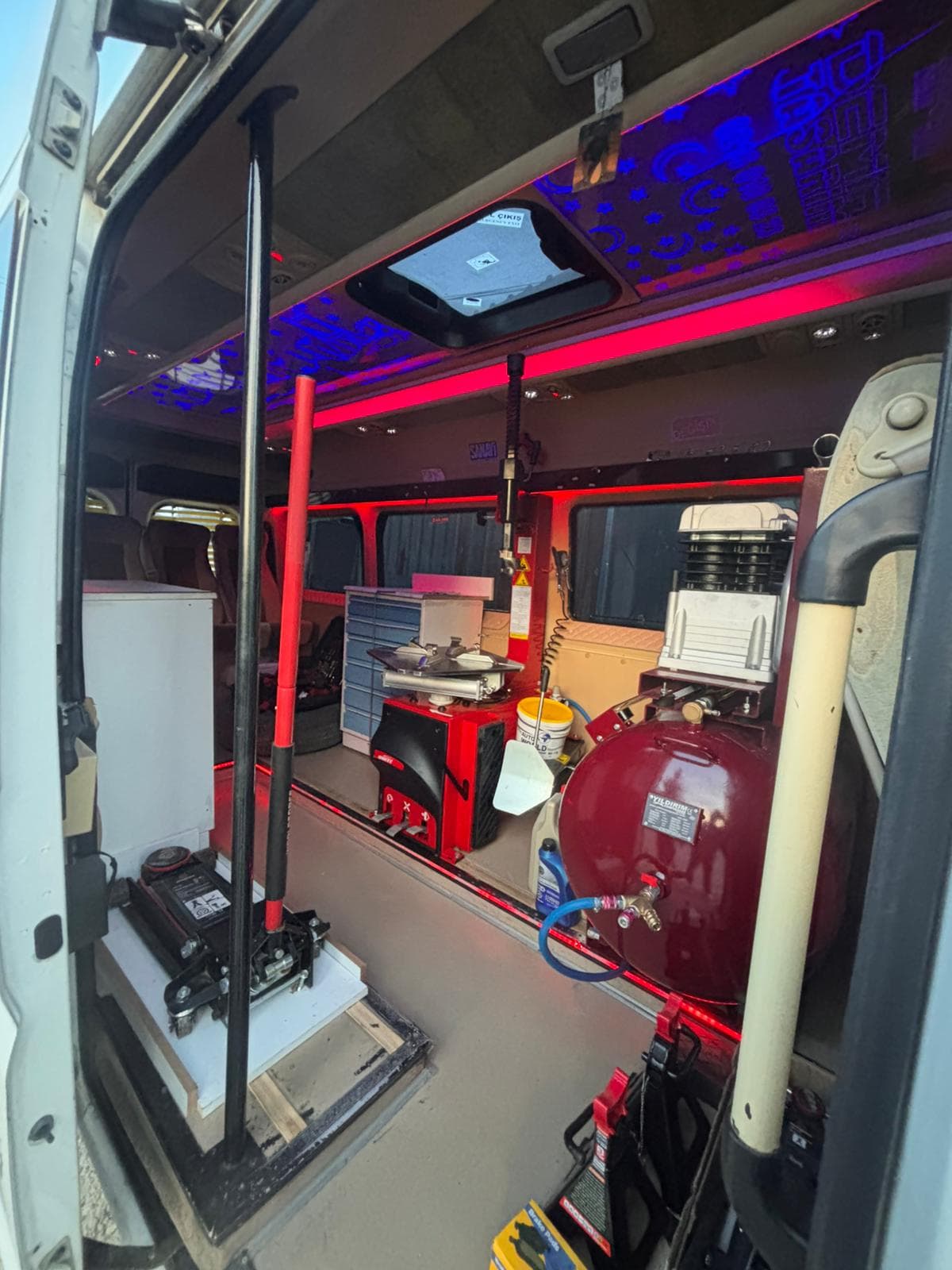 Mobil lastik tamiri ve yerinde arıza aracı 2